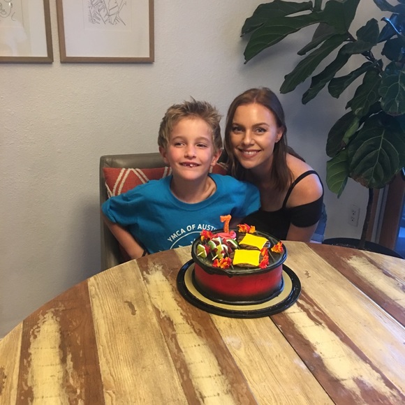 Meet your Posher, Kathryn - Picture 2 of 2